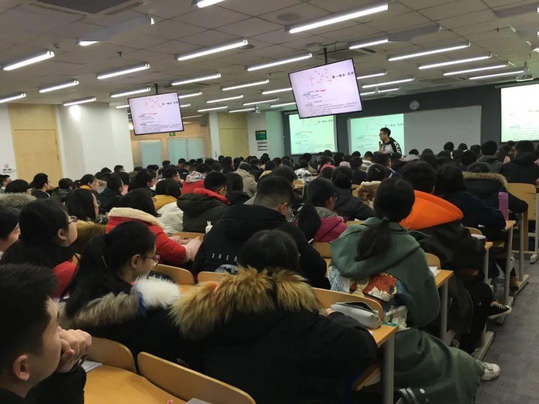 "头牌"王黎:在不确定中寻找确定的未来_新东方学校