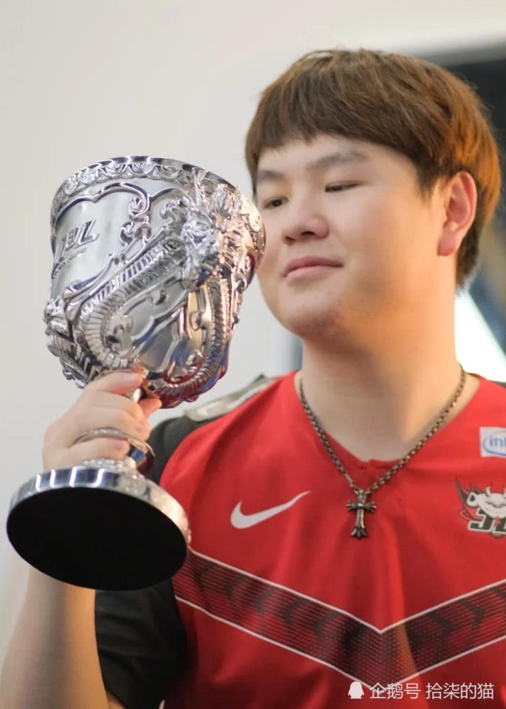 zoom谈季中杯赛,lck教练季中赛看好tes夺冠,rng发布神秘剪影_yamato