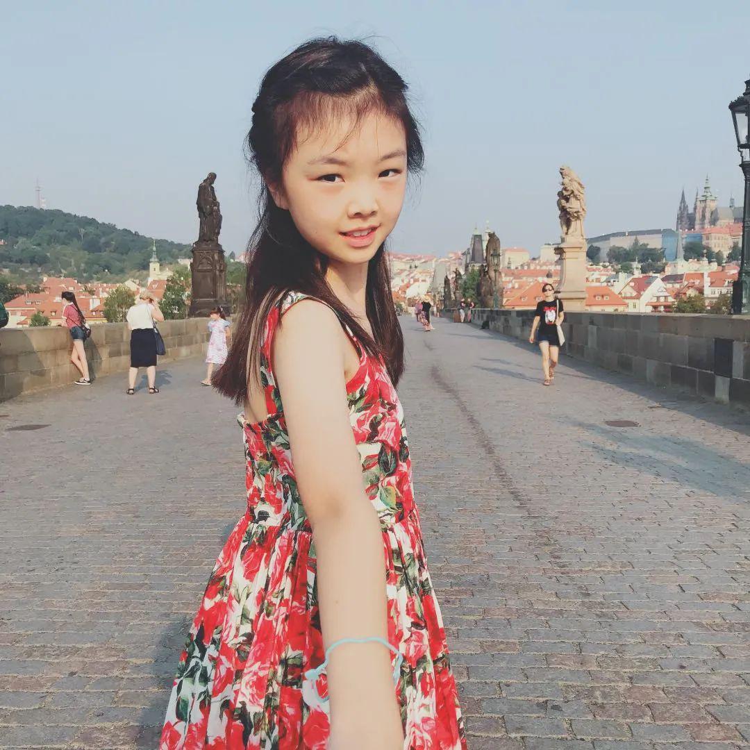 "溏心女孩"周晗:《梦里花》相伴甜睡初夏