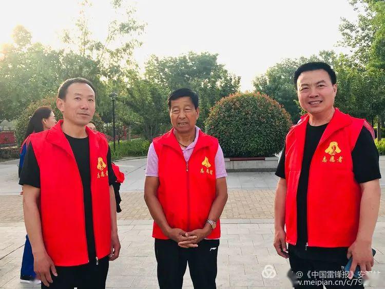 内黄县举行第二次雷锋志愿者公益宣传活动
