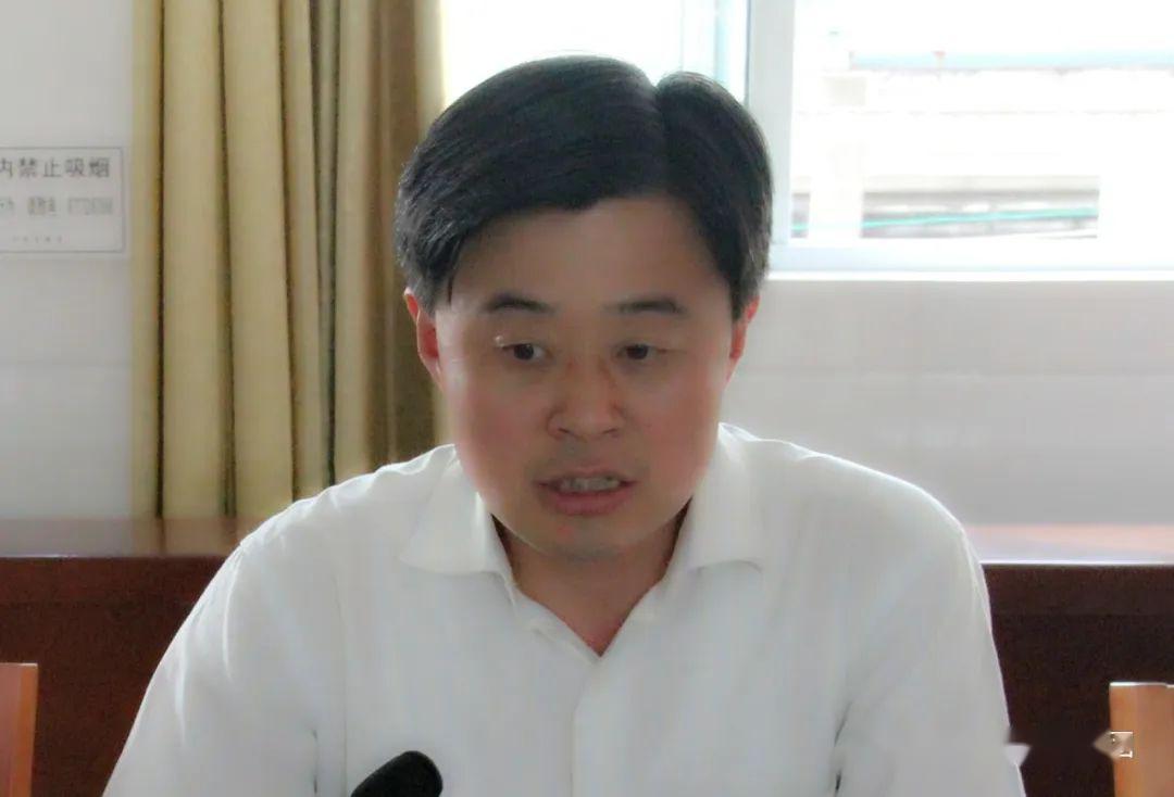 集团副校长唐海峰主持讨论通过了2020年黄桥小学教育集团(联盟)教研