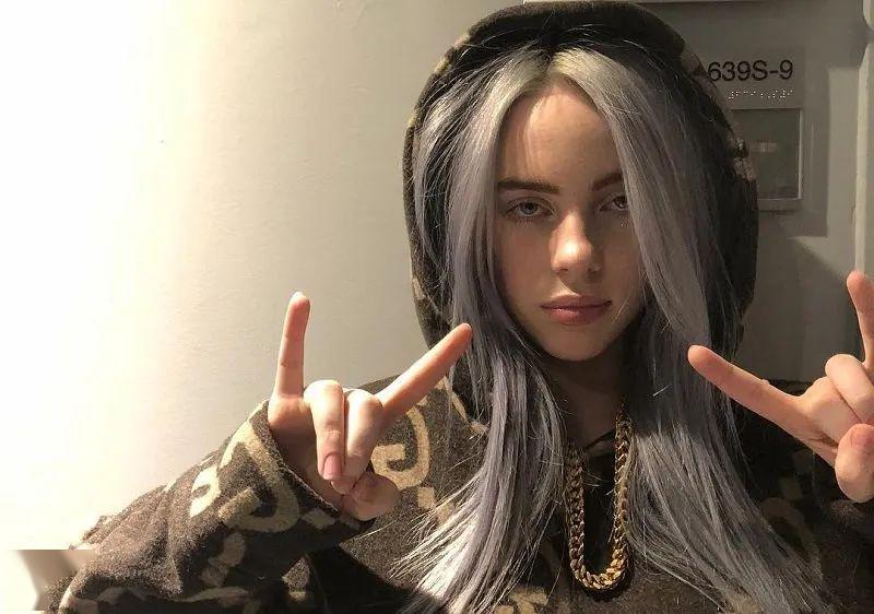 碧梨最新街拍,网友:隔离在家女神也有双下巴