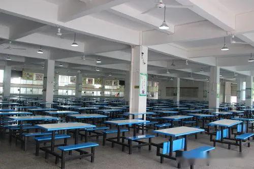 四川省仪陇宏德中学学校风光