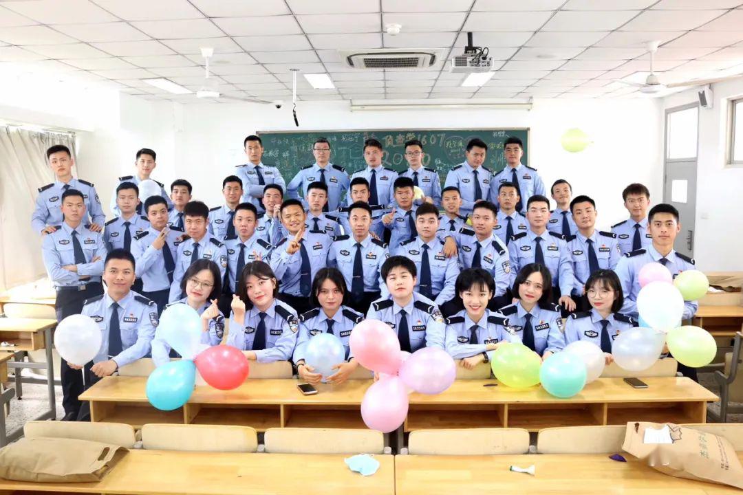 这所最年轻部属公安院校的毕业照帅爆了
