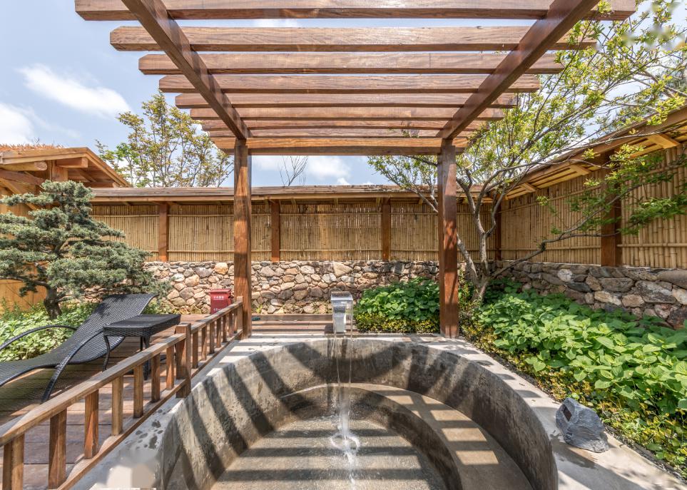 【涨知识】火山岩泡池的益处这么多!哪里可以泡?