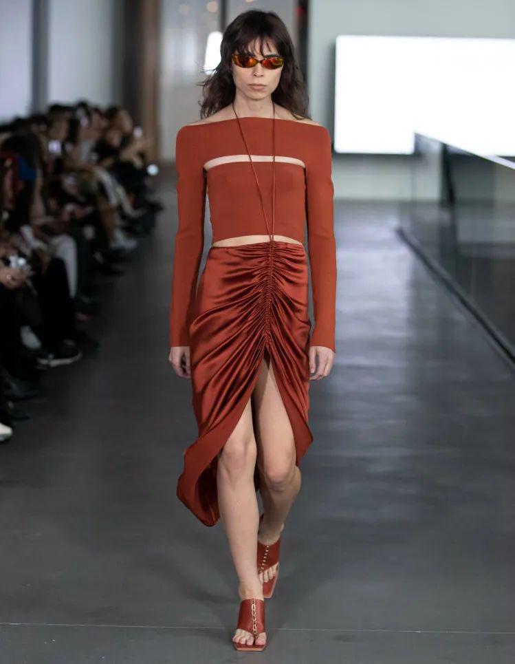 流行色彩2021春夏秋冬女装色彩流行趋势