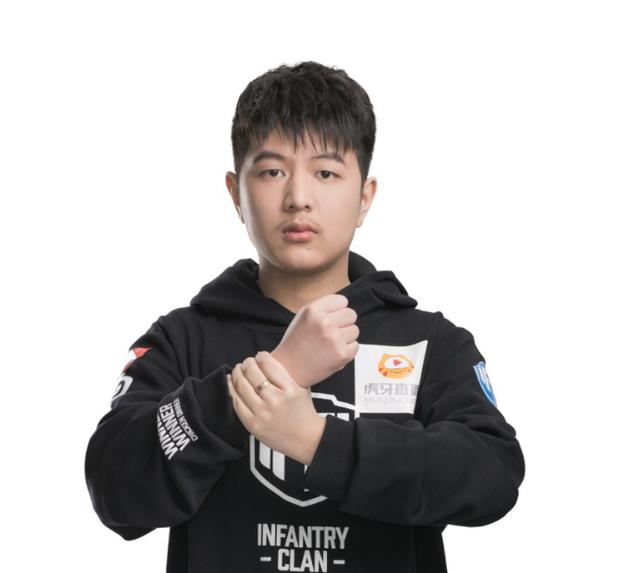 pubg竞技模式ifty选手灰灰25小时疯狂rank成全球首位大师玩家