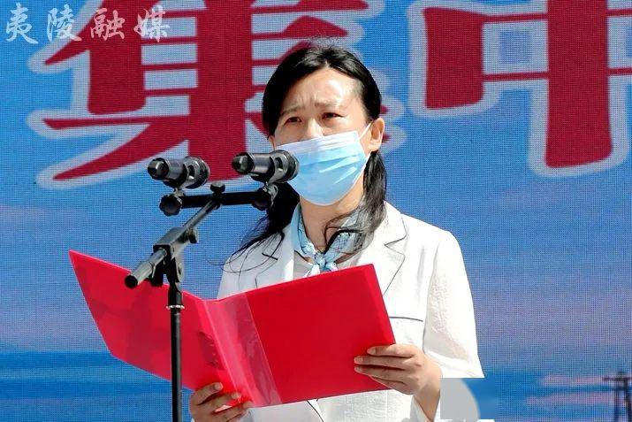 夷陵区委副书记,区长邓玉华在开工活动现场致辞.