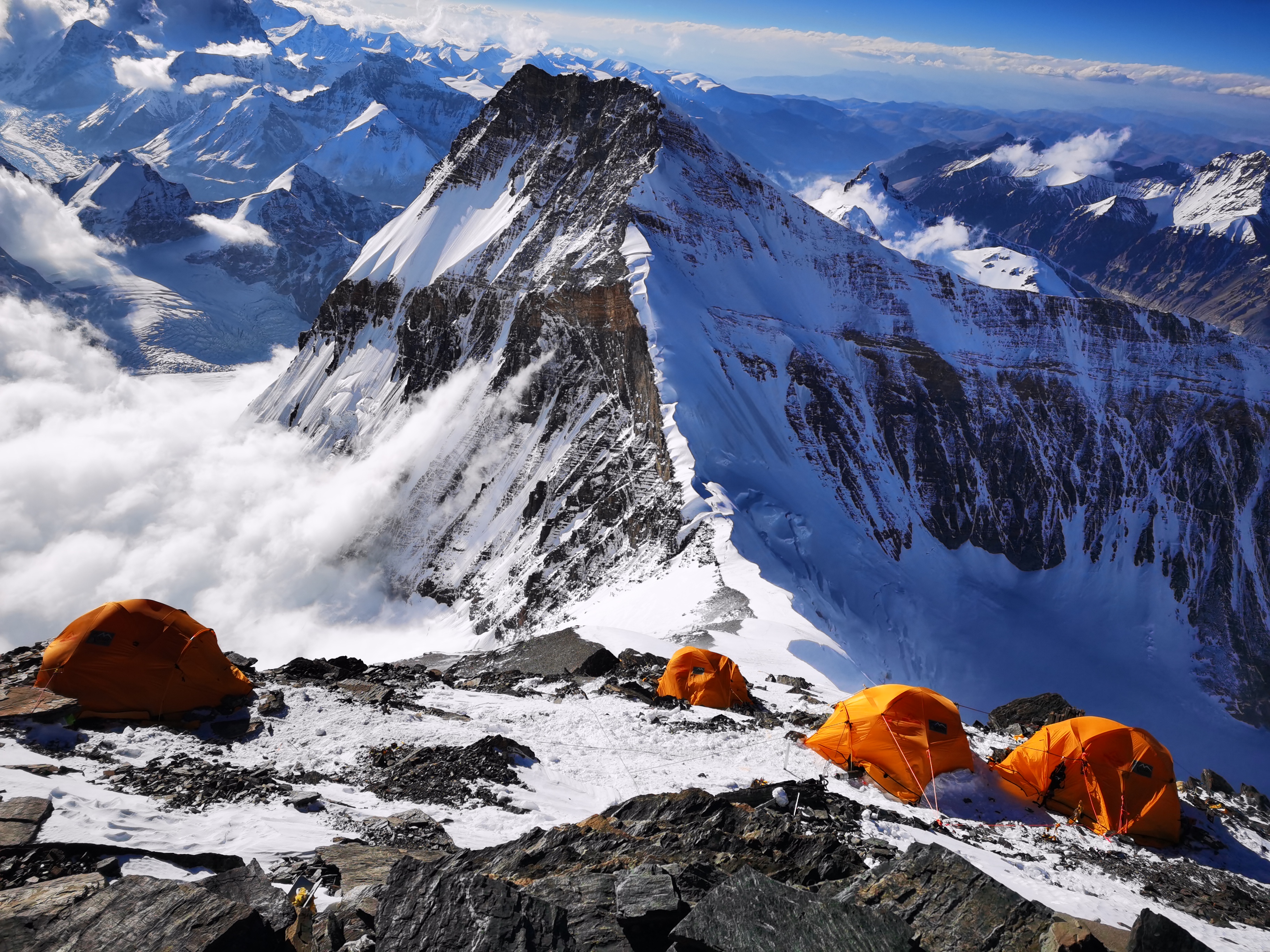 珠峰大本营海拔多少米图片