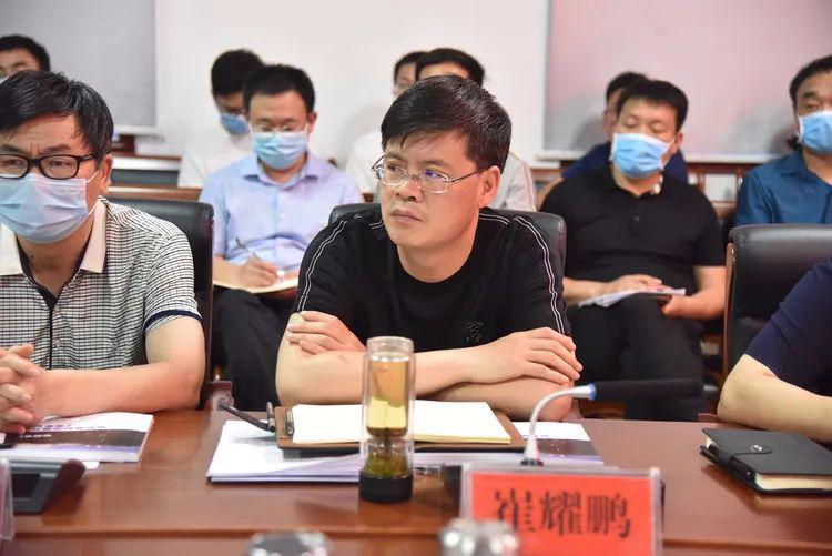 县领导崔耀鹏,贺付山,单树福,商凤祥,李文华,史彬,薛振山分别讲了意见