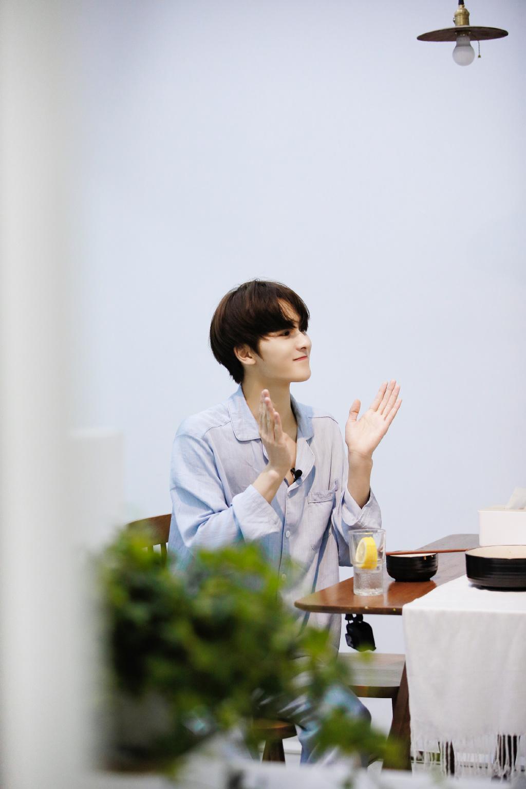 朱正廷《汪喵物语》高清剧照更新 今天中午12点看正正和鹌鹑一条的