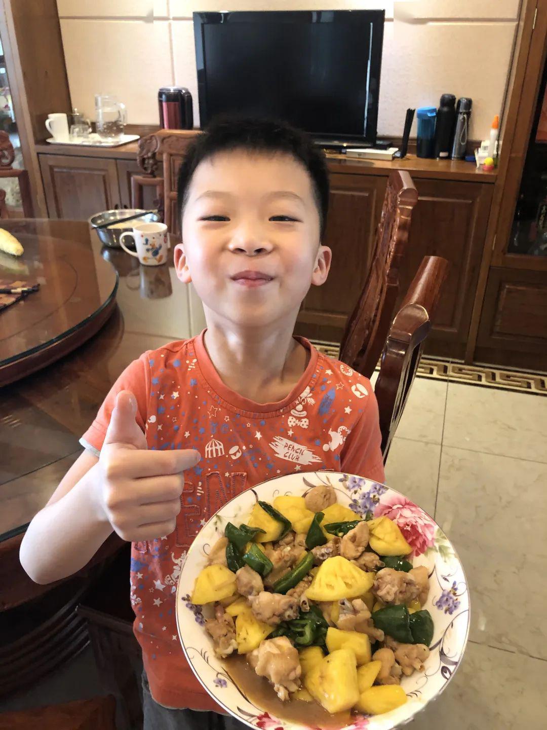 校园动态大厨来了各式鸡翅任你选择