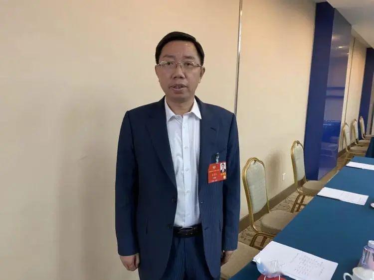 两会提案关于完善向国有金融机构派出股权董事制度的提案