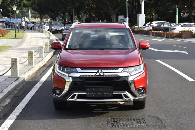 20万不到就能入手7座四驱SUV，你说香不香？