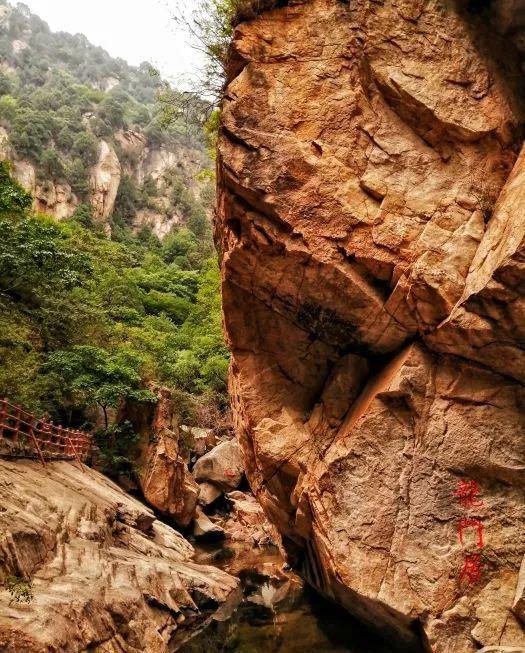 风景区位于平谷区城东15公里处是北京地区水域面积最大的综合性水