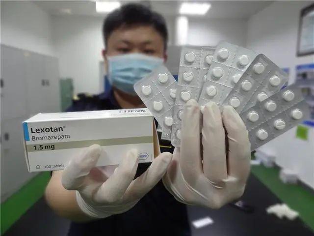 氯硝西泮被称为"最强安眠药",是我国管制的二类精神药品,具有抗焦虑