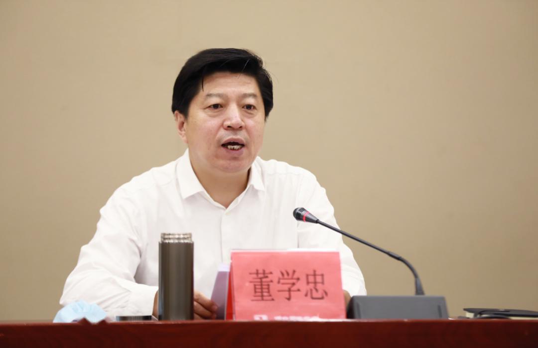 张晓静,李学军,唐元海,时玉凤,李俊岭五位抗疫先锋代表依次作事迹报告