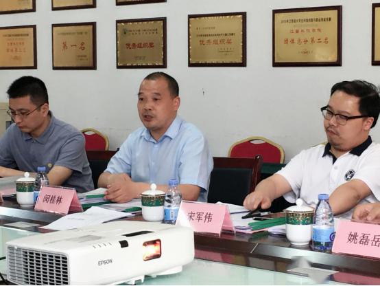 信工动态闵校长一行莅临信息工程学院调研指导创新创业工作