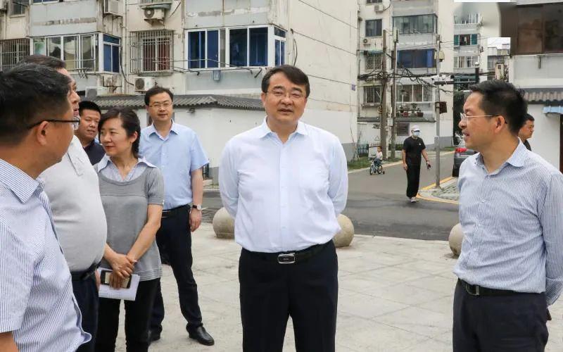 区领导薛宏,谢强,杨青松随同调研开展生活垃圾分类专题调研带队赴辖区