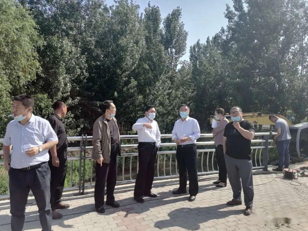 县人大常委会开展环境质量状况和环境目标完成情况调研活动