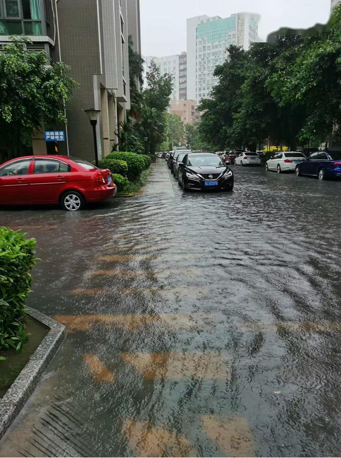 刚刚珠海全市暴雨红色预警进入紧急防御状态