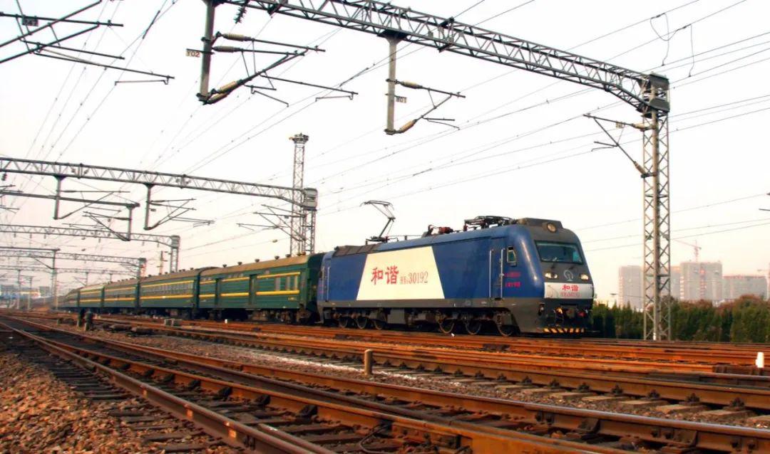 火车司机将退出历史舞台,盘点大满贯老司机"玩"过的各种车