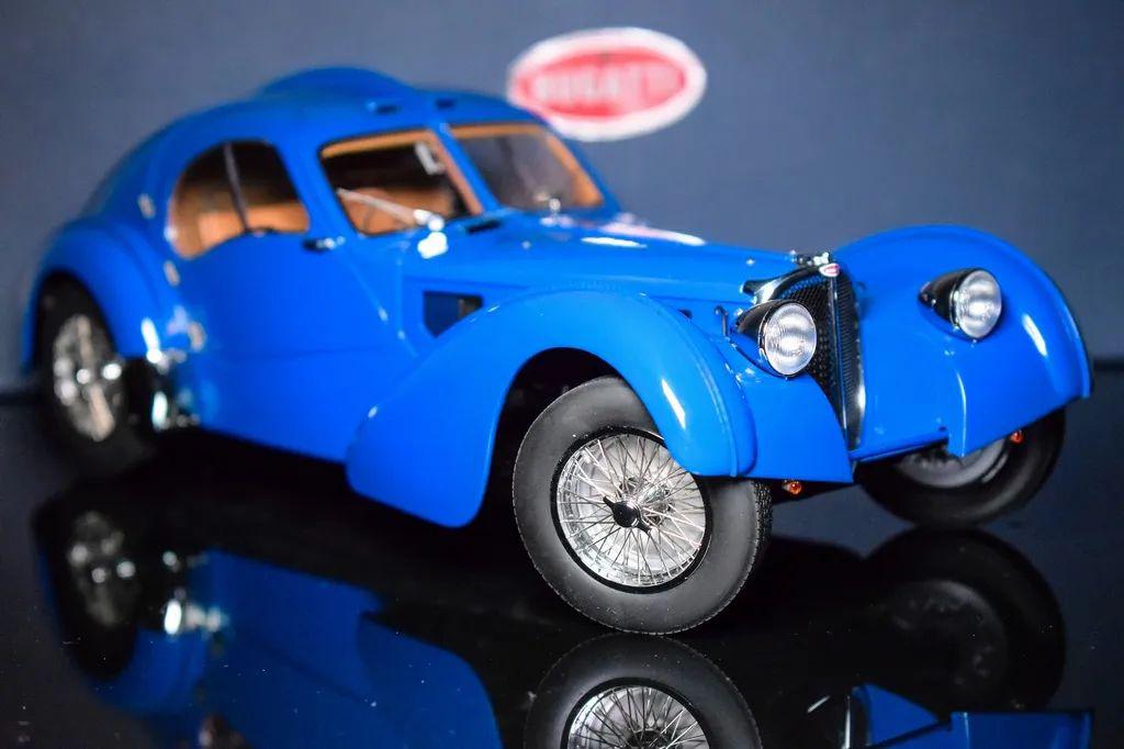 一个美丽的蓝色传奇布加迪57scatlantic大西洋