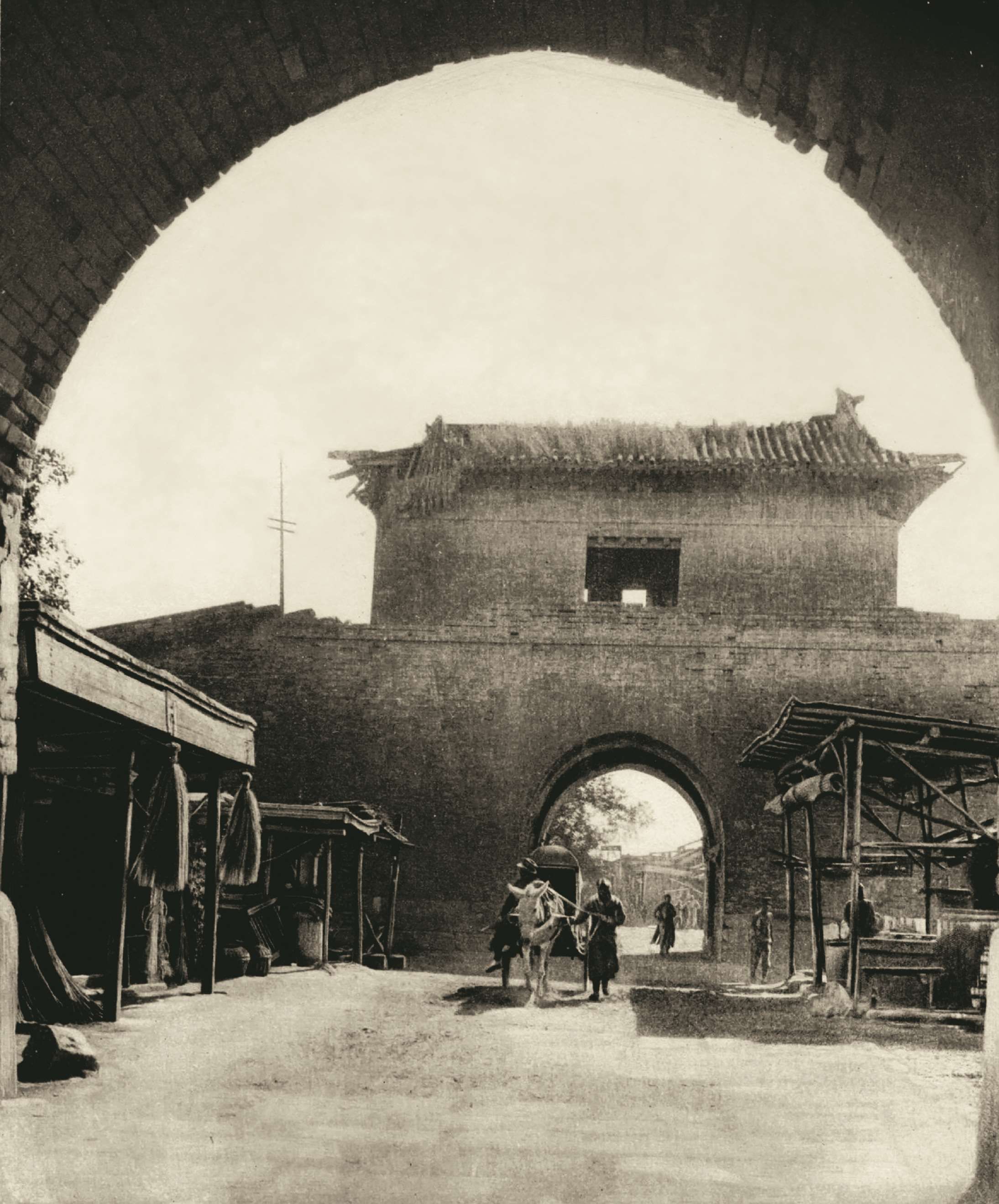 京华物语⑦:那些屹立数百年的城门楼,他用镜头抢救下来