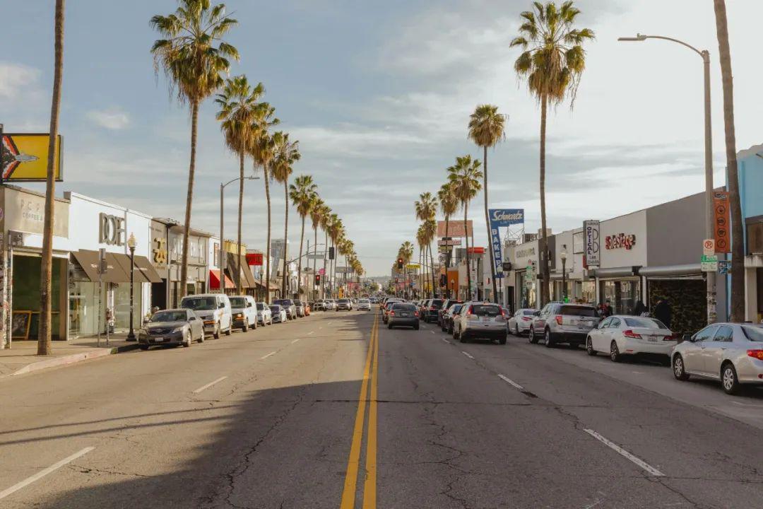 洛杉矶的街潮腹地:fairfax街区. 昨日基本毁于一旦.