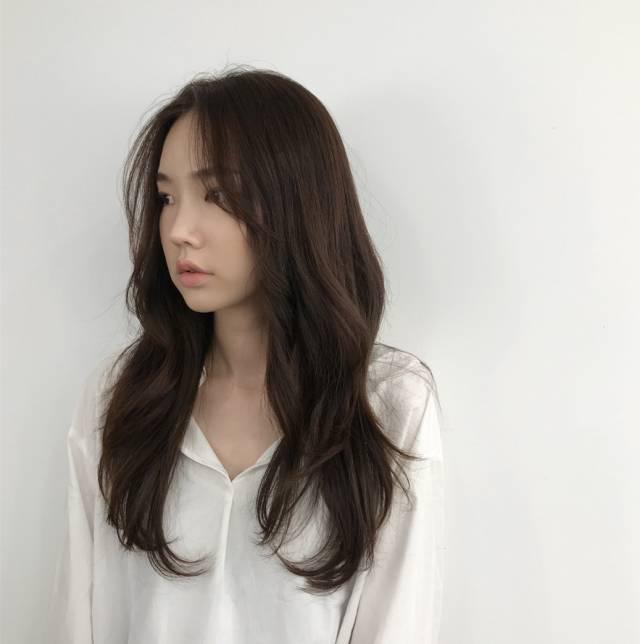发型选得对大脸小一倍