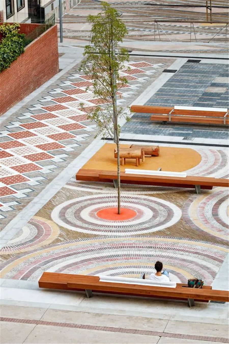 景观铺装实用篇这样的广场才能个性十足