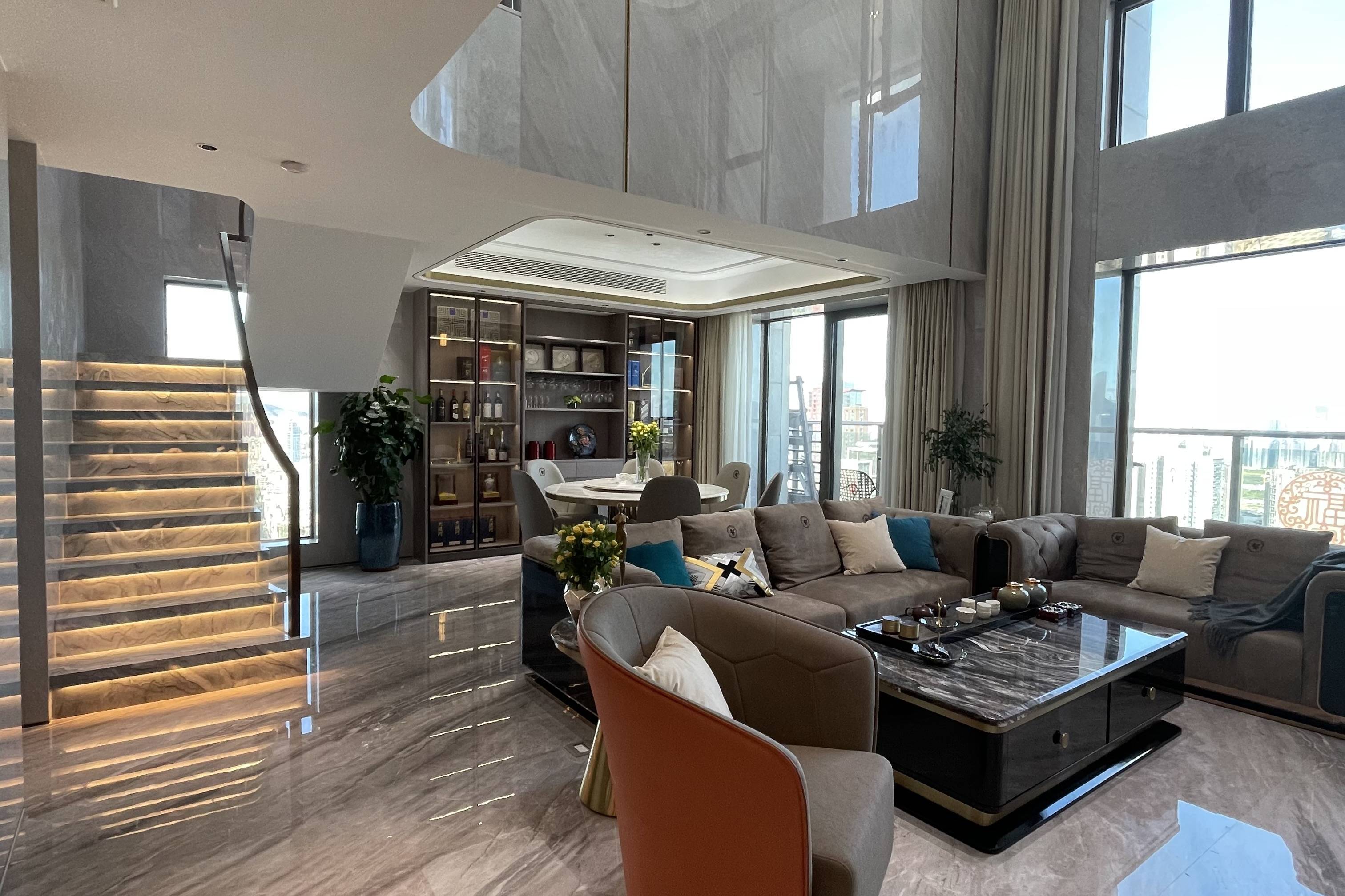 200平顶层高级复式中空挑高设计一抹鲜亮点缀你的诗意生活