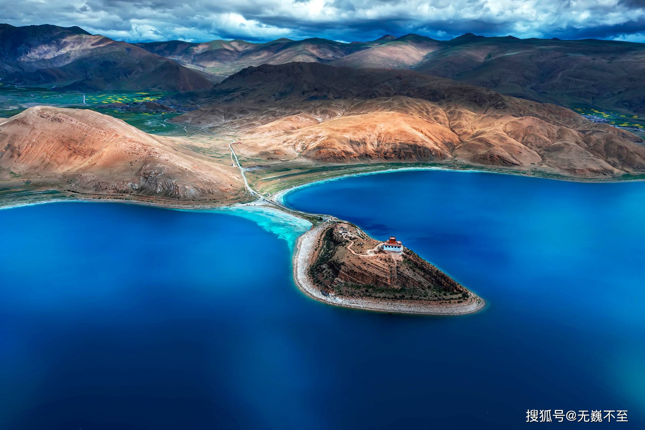 航拍羊卓雍措神女的耳坠天上的珊瑚