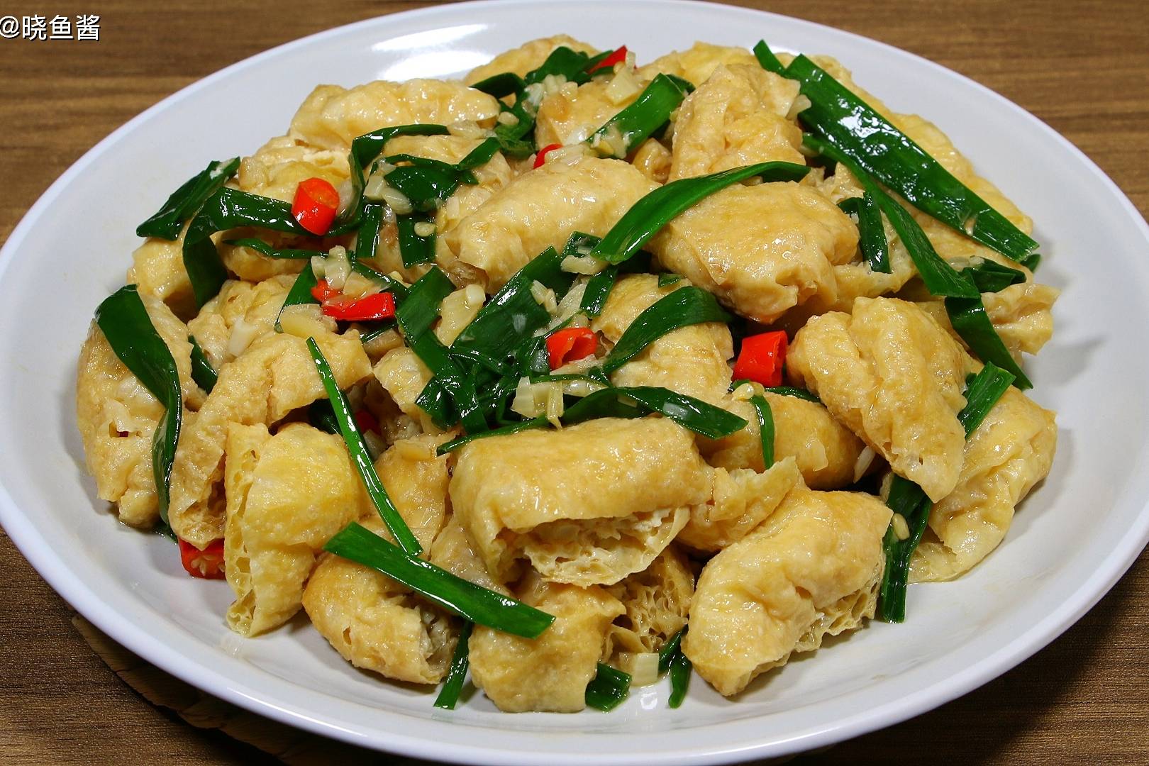 清炒油豆腐太馋人了成本不到10元香辣多汁做一大锅都不够吃