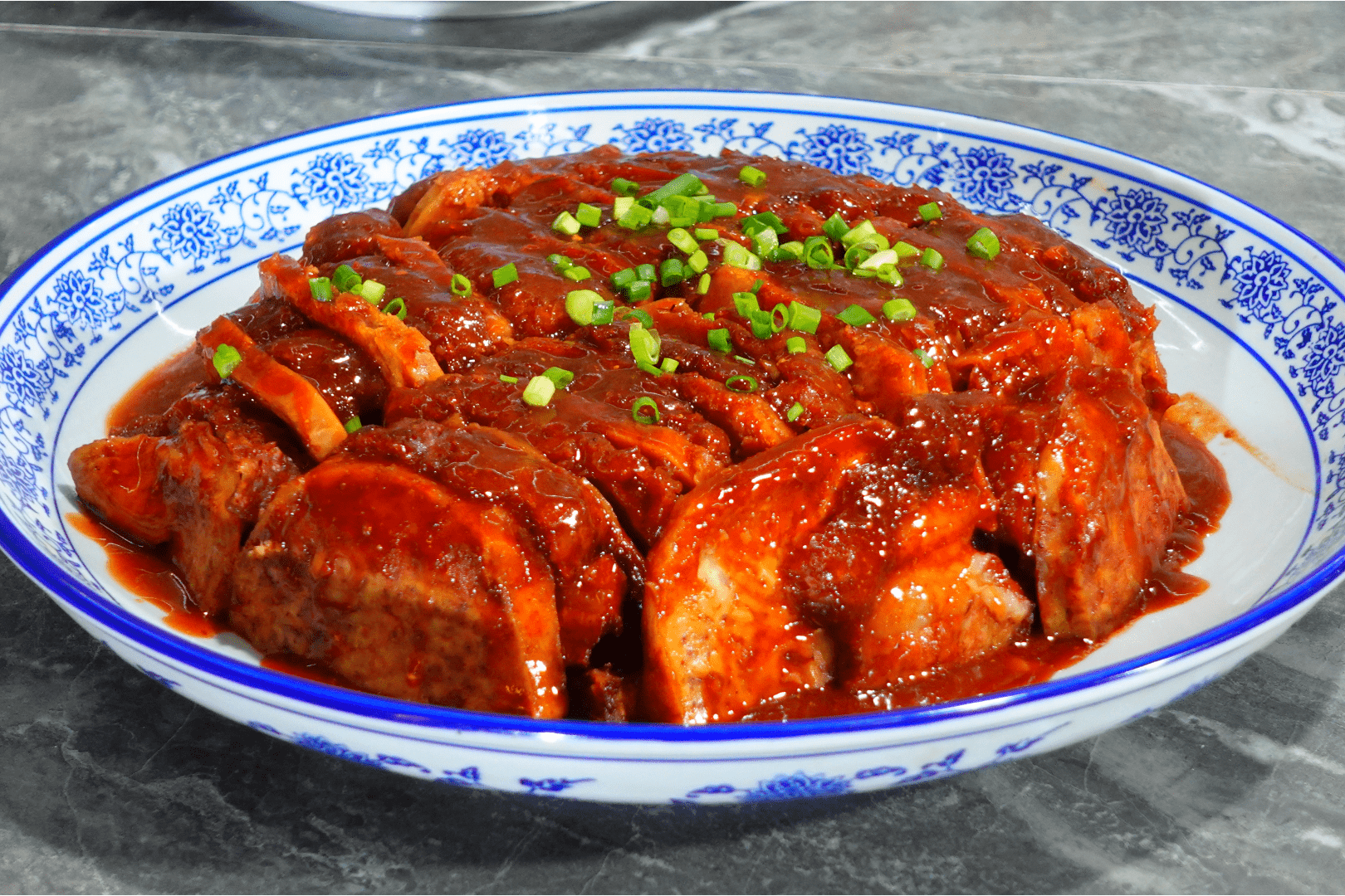 韶关客家香芋扣肉做法一顿做3斤猪肉都不够非常好吃