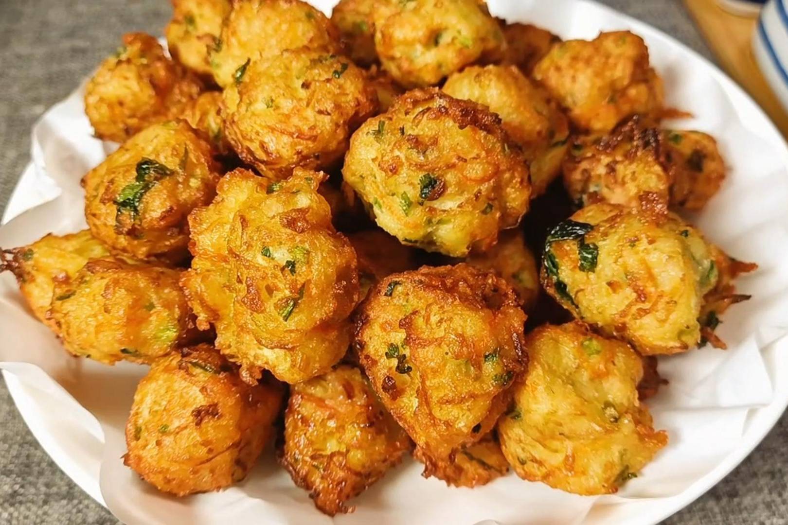 炸萝卜素丸子没那么复杂但是有诀窍教你一招口感外酥里软