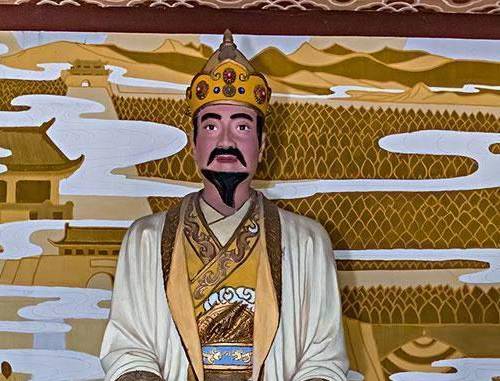 “皇帝”中国在位最长皇帝前5名，康熙只拿到亚军，你能猜到冠军是谁吗？