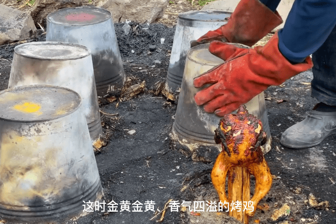 用铁桶居然可以做烤鸡外酥里嫩又脆又香看了直流口水