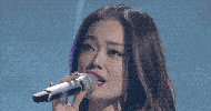 从“挥着翅膀的女孩”到“乘风破浪的姐姐”，容祖儿吃过太多苦