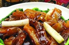 家常菜：葱烧海参，茄汁虾，凉拌腐竹，笋干炒腊肉