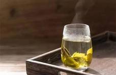 泡茶的水温度多少最好？85度水和100度水，泡出来的绿茶有区别？