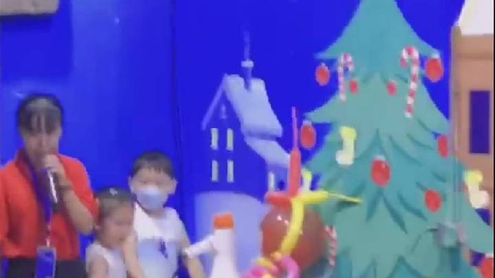 狗熊表演中扑向驯兽师，海洋馆：是人兽互动，他们感情很深，你相信吗？