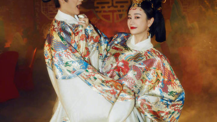 张檬晒与金恩圣中式婚服写真，是为了弥补回家乡的遗憾吗？