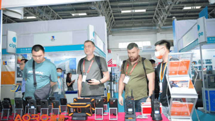 国际石化展，你会买九重防爆手机吗？