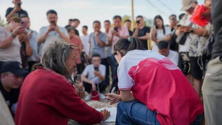 你会跟“流浪汉”老师补课学习吗？