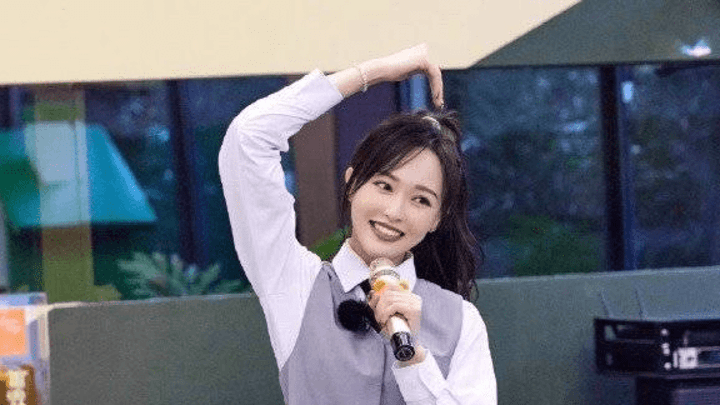 唐嫣后援会账号暂由工作室接管，你怎么看？