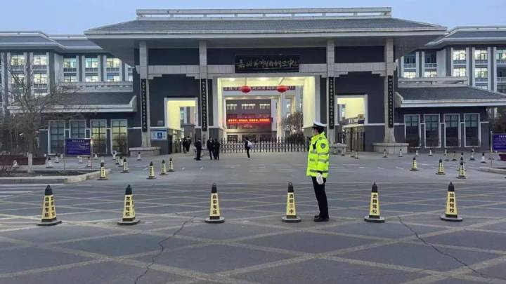 公安交警开展护学岗，有必要吗？