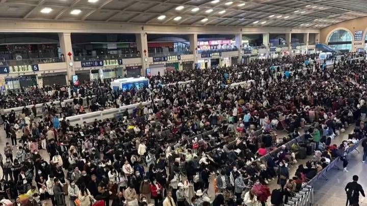湖北住宿将于29日迎来最高峰，你会选择提前两小时出行吗？