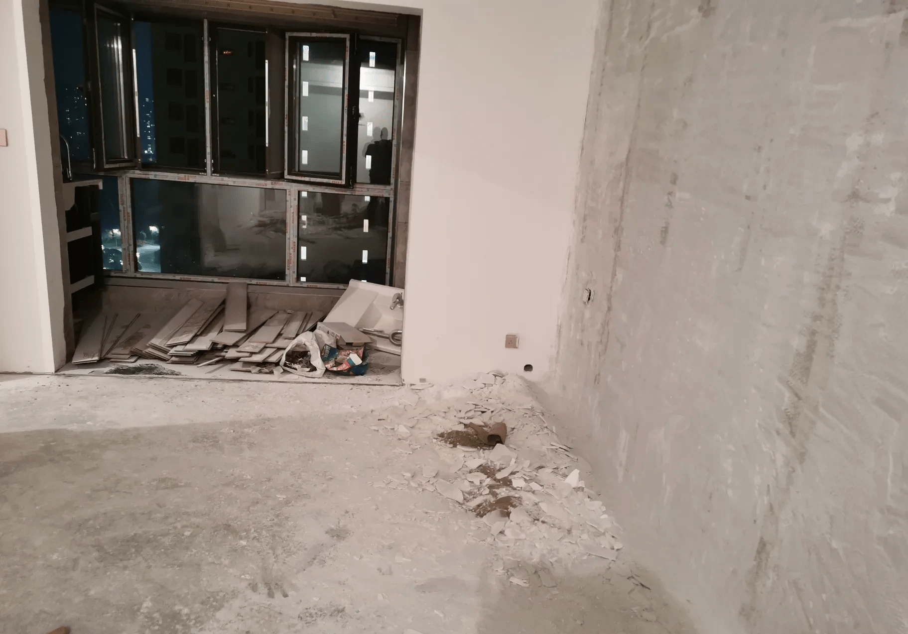 长安区万科城如园精装房变毛坯房,房屋存在严重质量问题