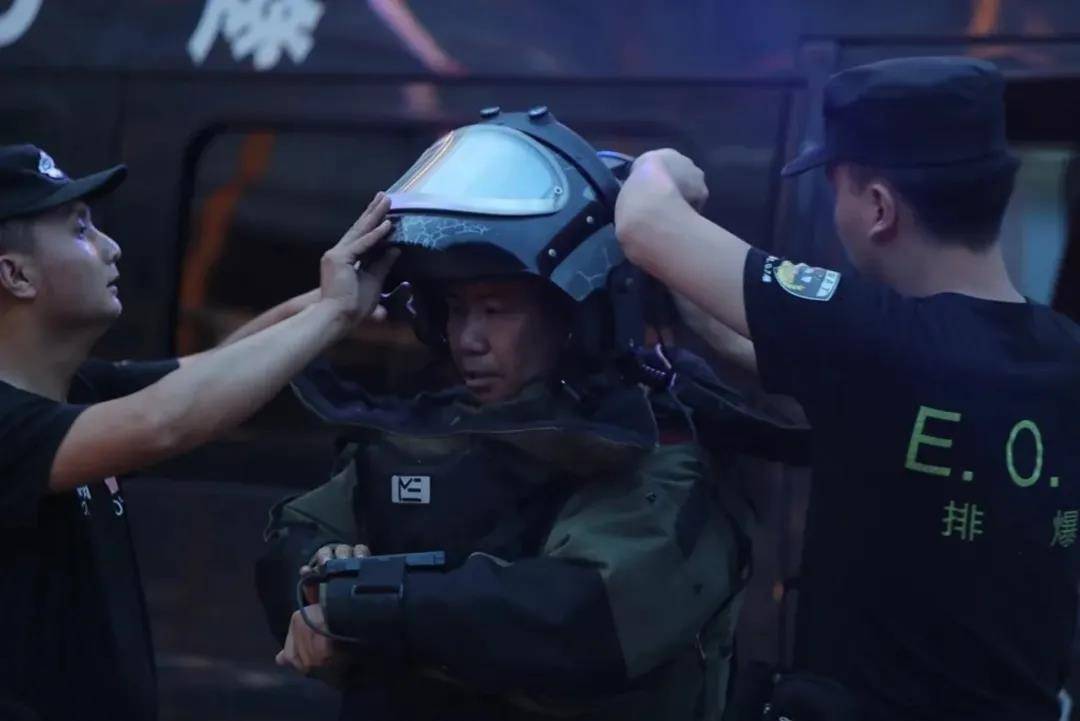 生死抉择间他用生命守护生命排爆英雄陈林向危险逆行